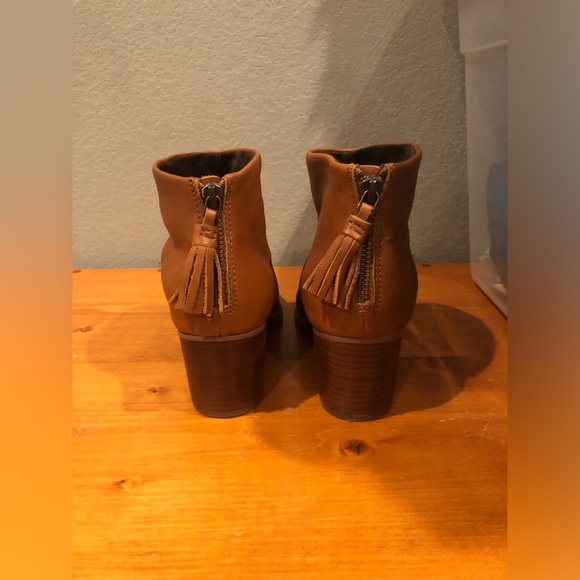 TOMS CARAMEL TASSEL ZIP CARPE DIEM ANKLE BOOTS SIZE 10 - Picture 3 of 8